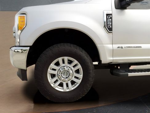 Used 2017 Ford F250 XLT image 7