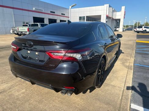 Used 2021 Toyota Camry XSE FWD image 5