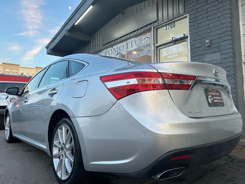 Used 2013 Toyota Avalon Limited image 3