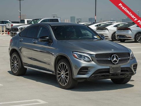 Used 2018 Mercedes-Benz GLC 300 4MATIC Coupe image 3