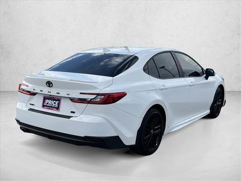 Used 2025 Toyota Camry SE FWD image 6