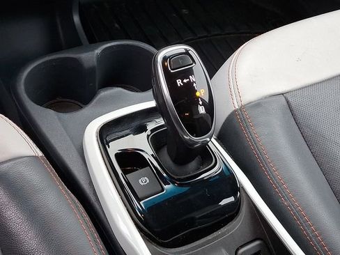 Used 2020 Chevrolet Bolt Premier w/ Infotainment Package image 18