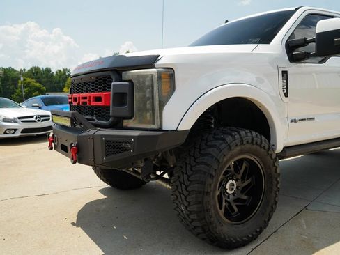 Used 2019 Ford F250 Lariat w/ Lariat Value Package AWD/4WD image 17