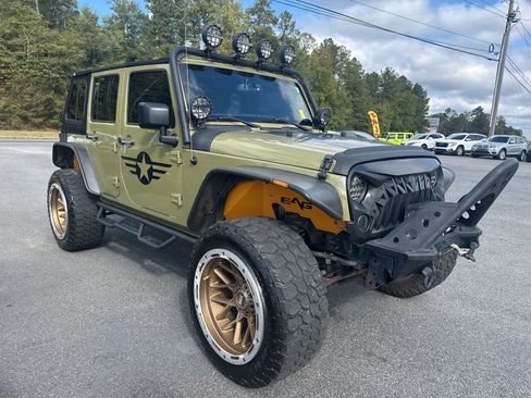 Used 2013 Jeep Wrangler Unlimited Rubicon w/ Dual Top Group image 3
