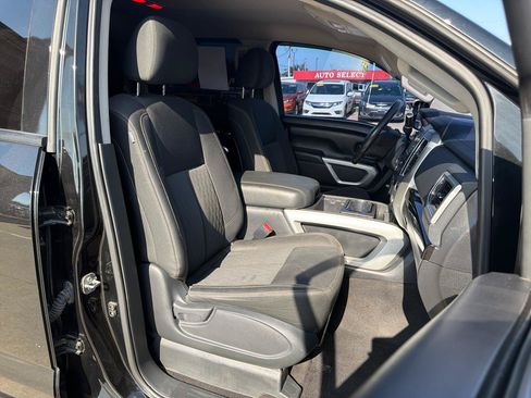 Used 2017 Nissan Titan SV AWD/4WD image 26