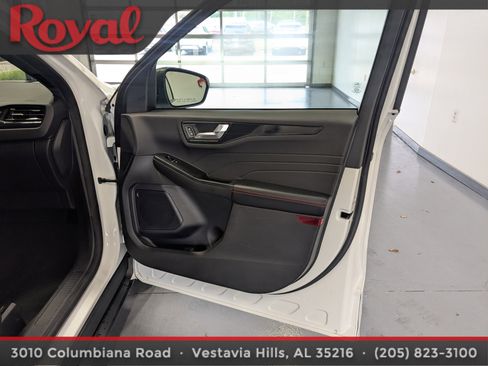 Used 2024 Ford Escape ST-Line w/ Tech Pack #1 FWD image 5