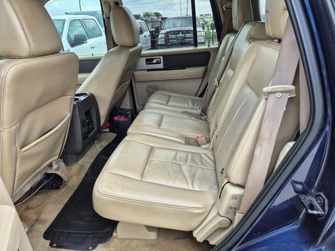 Used 2013 Ford Expedition XLT image 12