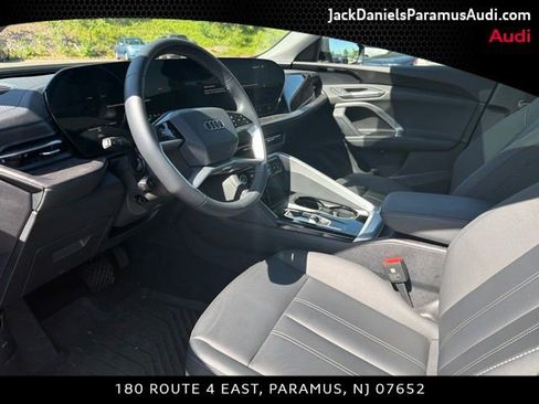 Used 2025 Audi Q5 Premium w/ Convenience Package AWD/4WD image 8