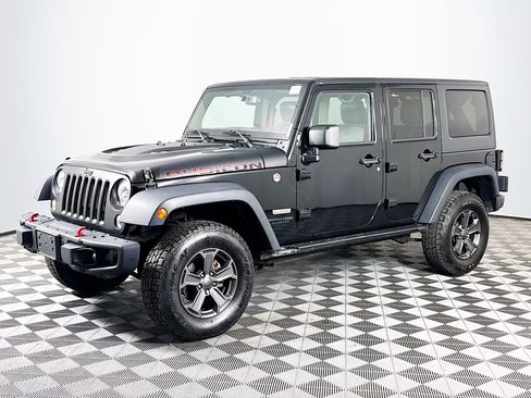 Used 2018 Jeep Wrangler Unlimited Rubicon w/ Connectivity Group image 4