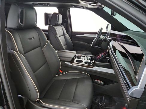 Used 2025 Cadillac Escalade Premium Luxury w/ Touring Package image 24