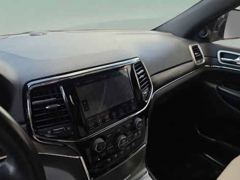 Used 2019 Jeep Grand Cherokee Limited w/ Luxury Group II RWD image 18