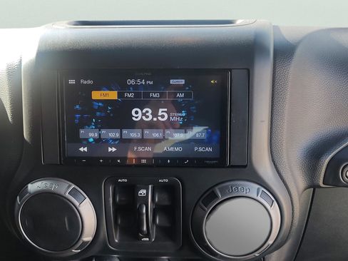 Used 2014 Jeep Wrangler Unlimited Sport w/ Quick Order Package 24S image 16