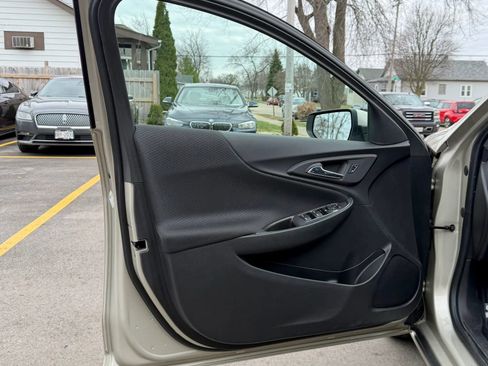 Used 2016 Chevrolet Malibu LT image 5