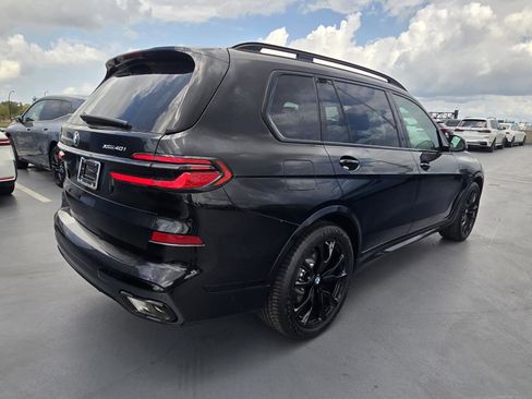 New 2026 BMW X7 xDrive40i w/ Executive Package image 3