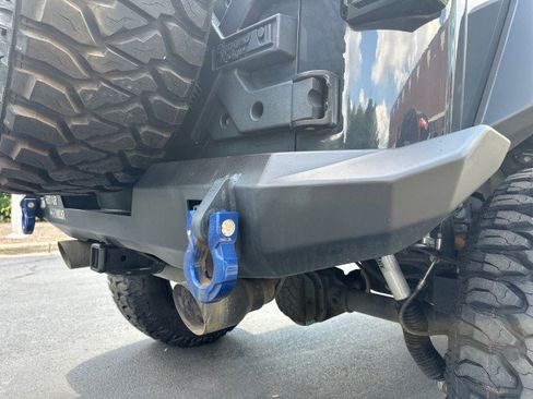 Used 2018 Jeep Wrangler Unlimited Sahara AWD/4WD image 40