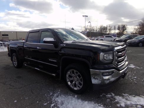 Used 2018 GMC Sierra 1500 SLT w/ SLT Premium Package image 5