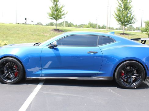 Used 2018 Chevrolet Camaro ZL1 RWD image 26