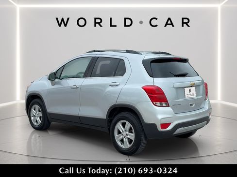 Used 2020 Chevrolet Trax LT AWD/4WD image 5