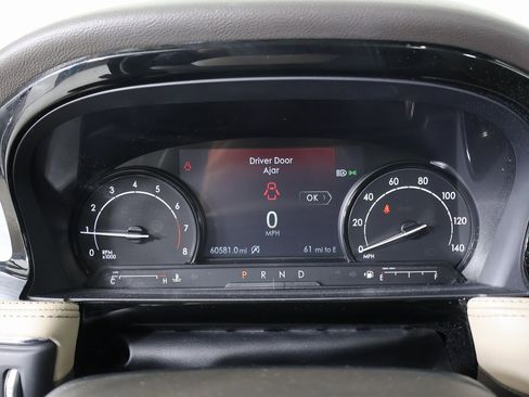 Used 2021 Lincoln Corsair Standard w/ Premium Package image 34