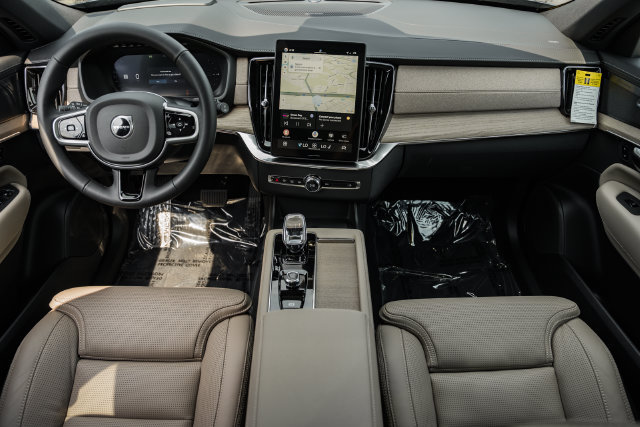 New 2026 Volvo XC90 T8 Ultra w/ Protection Package Premier AWD/4WD image 21