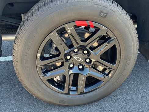 Used 2024 Chevrolet Silverado 1500 RST w/ Redline Edition AWD/4WD image 18