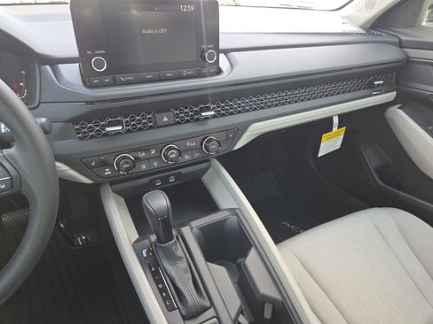 New 2025 Honda Accord SE image 30