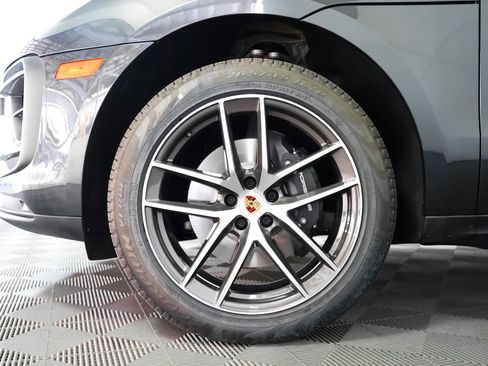 New 2026 Porsche Macan image 14