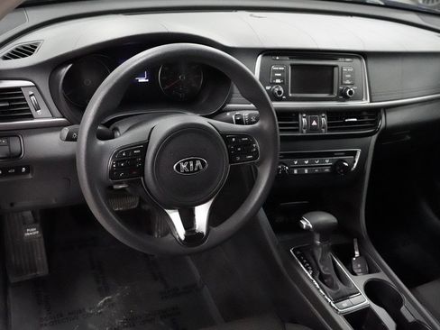 Used 2017 Kia Optima LX FWD image 10