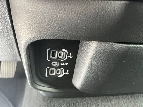 Used 2025 RAM 1500 Big Horn AWD/4WD image 36