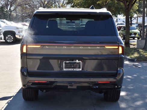 New 2025 Lincoln Navigator Black Label image 8