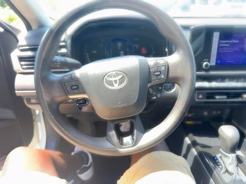 Used 2025 Toyota Camry LE FWD image 13