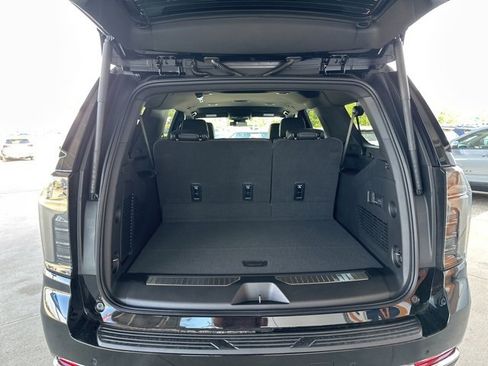 New 2025 Chevrolet Suburban Premier image 14
