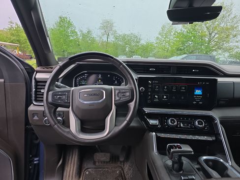 Used 2024 GMC Sierra 1500 Denali AWD/4WD image 18
