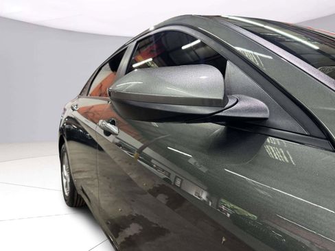 Used 2026 Hyundai Elantra SE FWD image 12