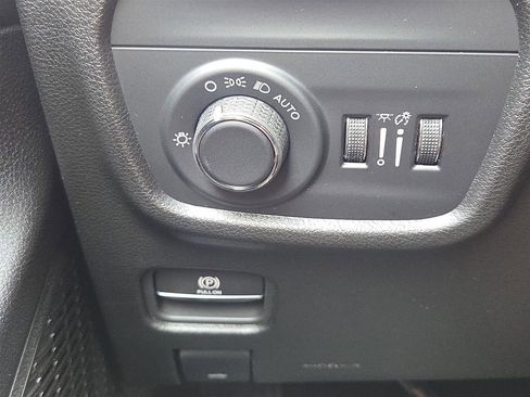 New 2025 Jeep Grand Cherokee Altitude image 6