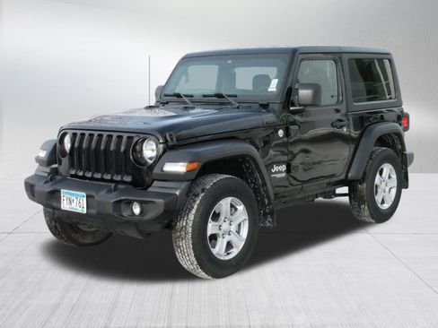 Used 2021 Jeep Wrangler Sport S image 3