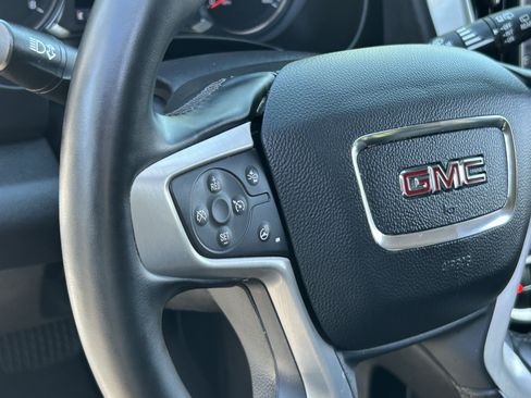 Used 2024 GMC Terrain SLT AWD/4WD image 28