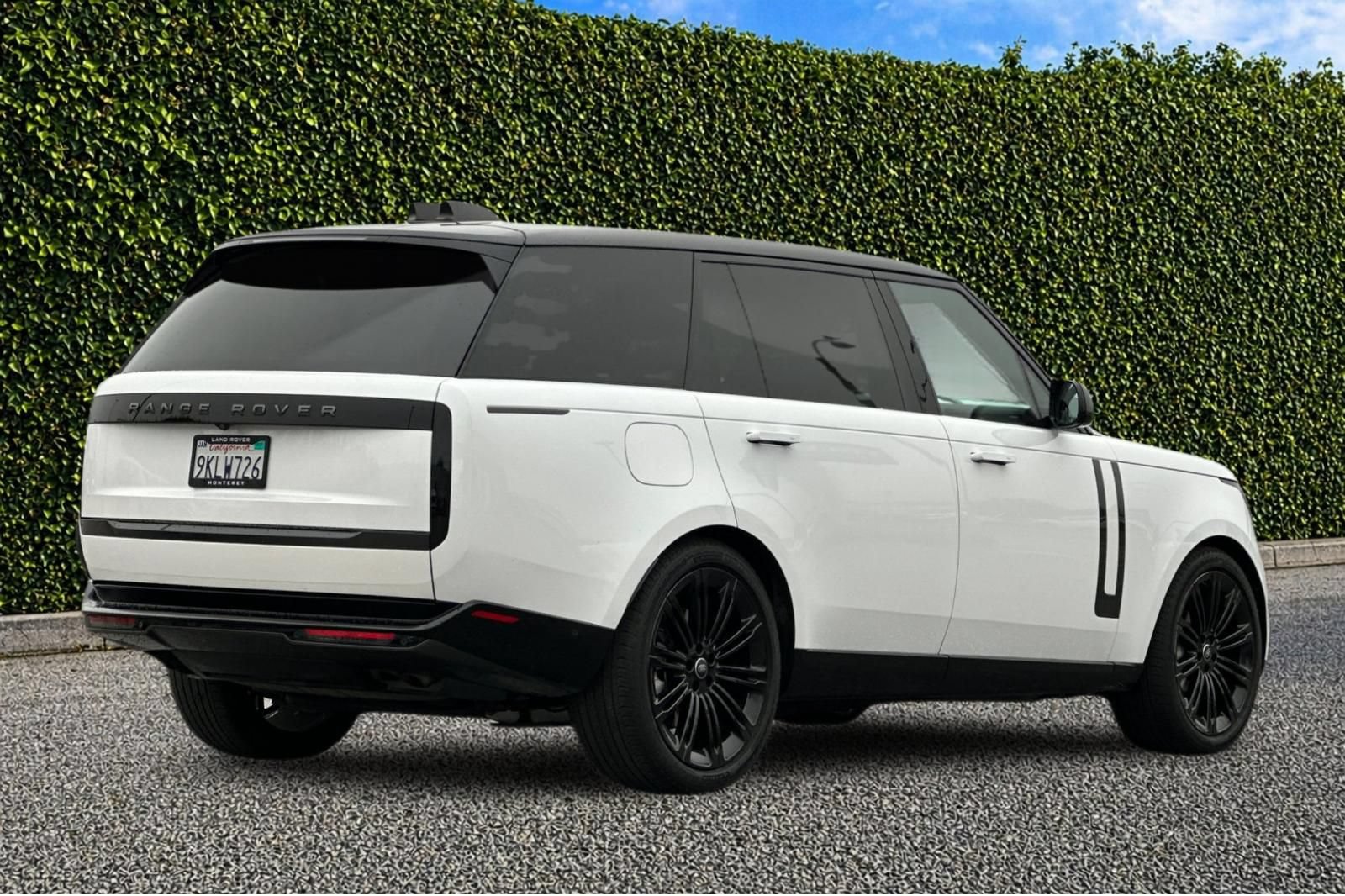 Used 2024 Land Rover Range Rover Long Wheelbase SE AWD/4WD image 4