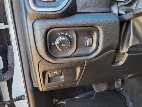 Used 2024 RAM 1500 Laramie image 21