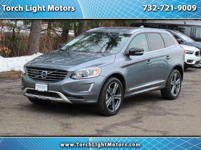 Used 2017 Volvo XC60 T6 Dynamic w/ Advanced Package