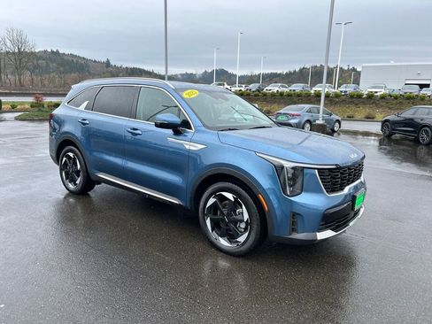 Used 2025 Kia Sorento EX image 8