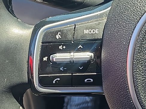 Used 2021 Kia Sorento S image 17