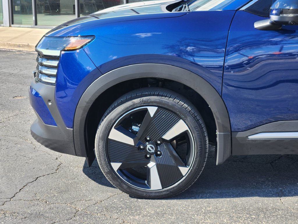 Used 2026 Nissan Kicks SR w/ SR Premium Package FWD image 9