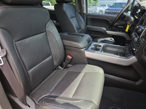 Used 2019 Chevrolet Silverado 2500 LTZ w/ Duramax Plus Package AWD/4WD image 10