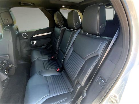 Certified 2025 Land Rover Discovery Dynamic SE AWD/4WD image 27