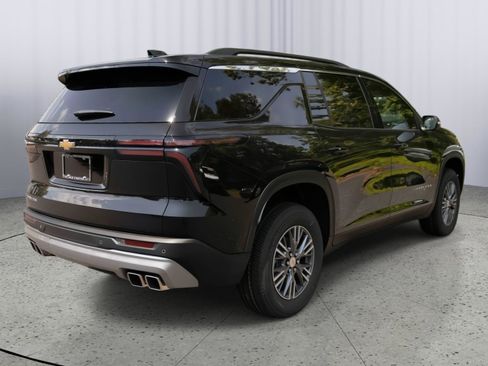 New 2025 Chevrolet Traverse LT image 7