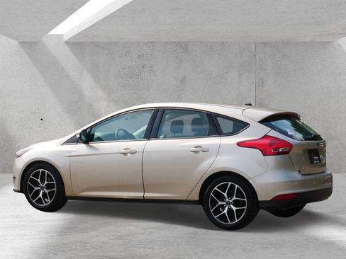 Certified 2018 Ford Focus SEL FWD image 4