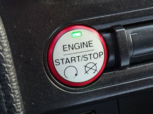 Used 2016 Ford Mustang Convertible image 22