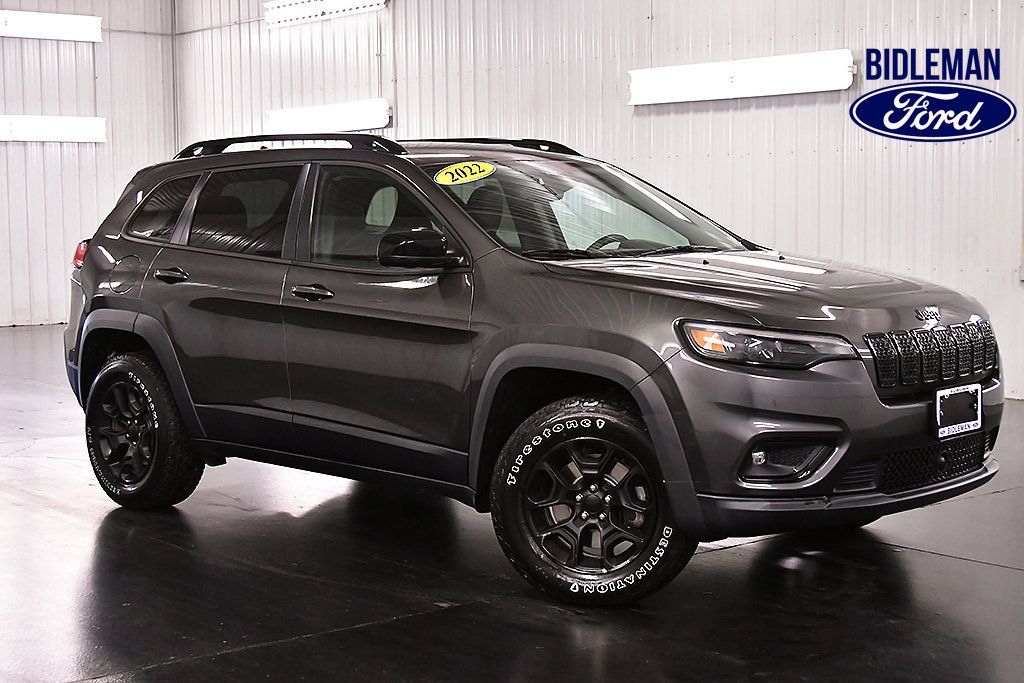 Used 2022 Jeep Cherokee Latitude AWD/4WD image 1