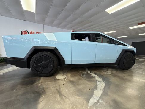 Used 2024 Tesla Cybertruck AWD Crew Cab image 16